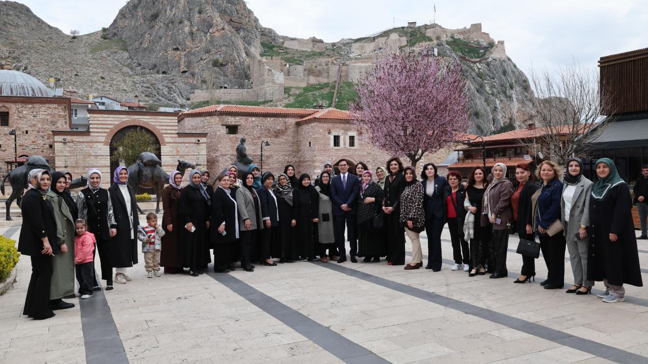 FİLOGRAFİ VE RÖLYEF SERGİSİ AÇILDI