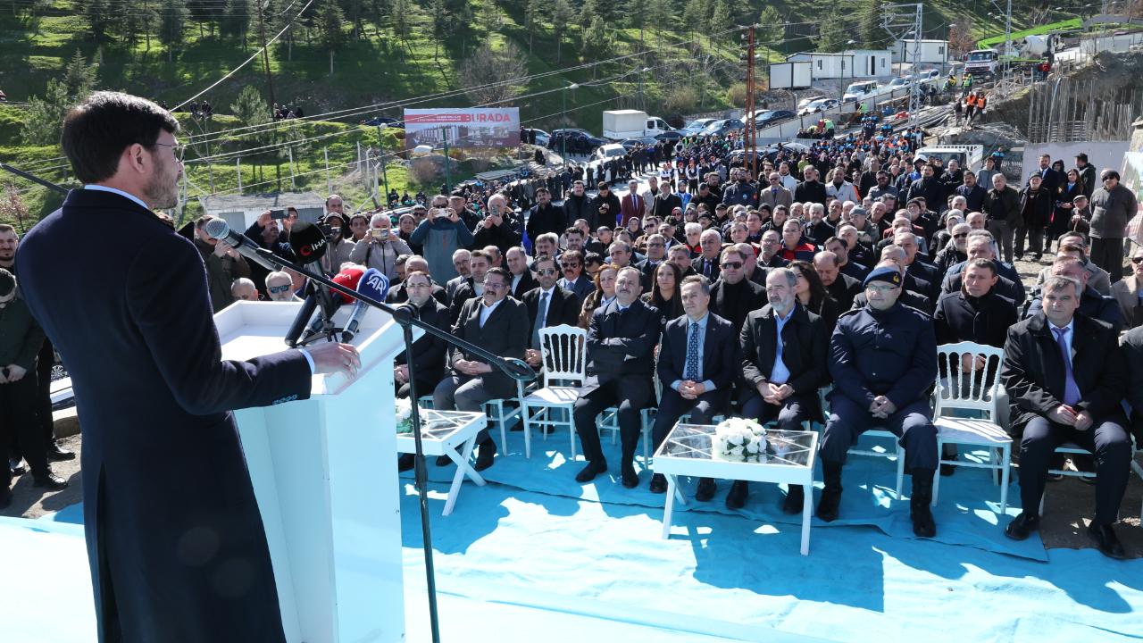 KENTSEL DÖNÜŞÜM 1. ETAP KONUTLARIN TEMEL ATMA TÖRENİ GERÇEKLEŞTİRİL