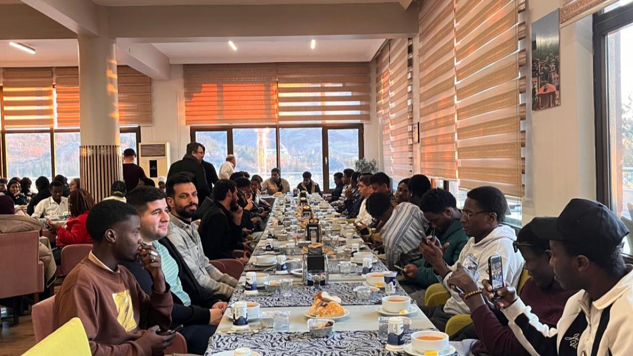 TOGÜ TÖMER Ailesi İftarda Bir Araya Geldi