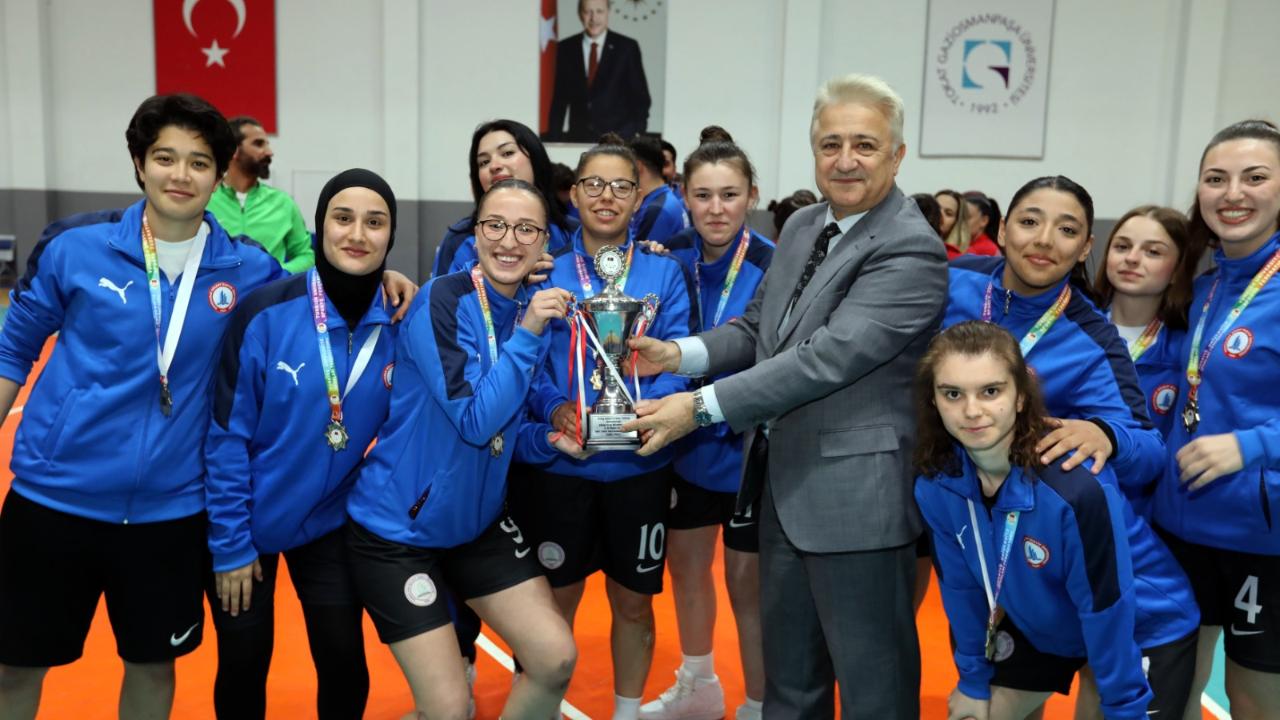 ÜNİLİG Salon Futbolu Grup Müsabakaları Tamamlandı: Şampiyon TOGÜ